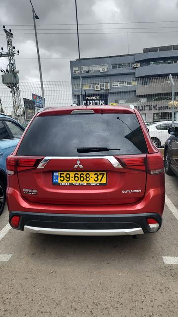 מיצובישי אאוטלנדר