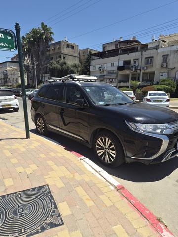 מיצובישי אאוטלנדר