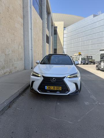לקסוס NX 350