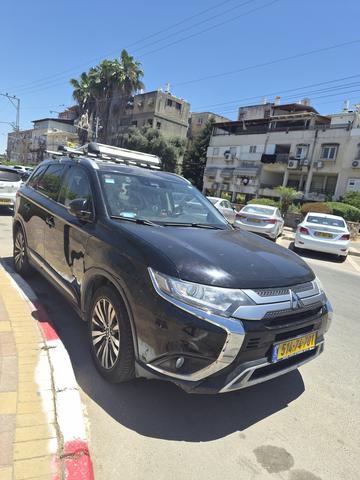 מיצובישי אאוטלנדר