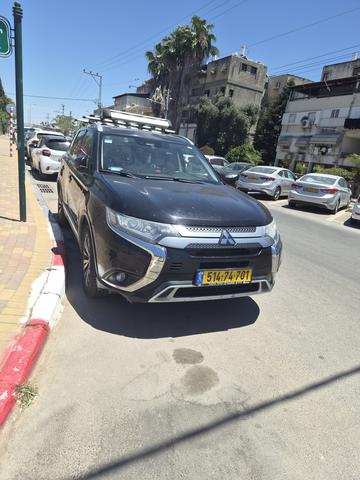 מיצובישי אאוטלנדר
